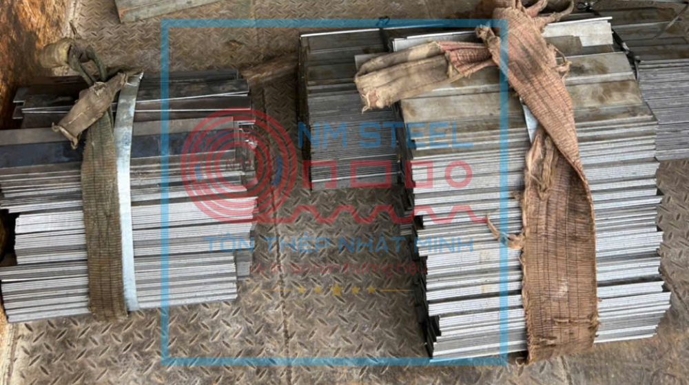 nhà máy sản xuất sắt thép la theo quy cách