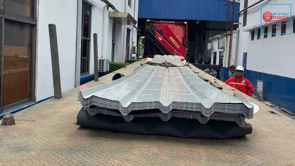 Bảng Báo Giá Tôn Nhôm Cán Dập 5 Sóng Vuông Hôm Nay | Tôn Thép Nhật Minh 4 Bảng Báo Giá Tôn Nhôm Cán Dập 5 Sóng Vuông Hôm Nay | Tôn Thép Nhật Minh