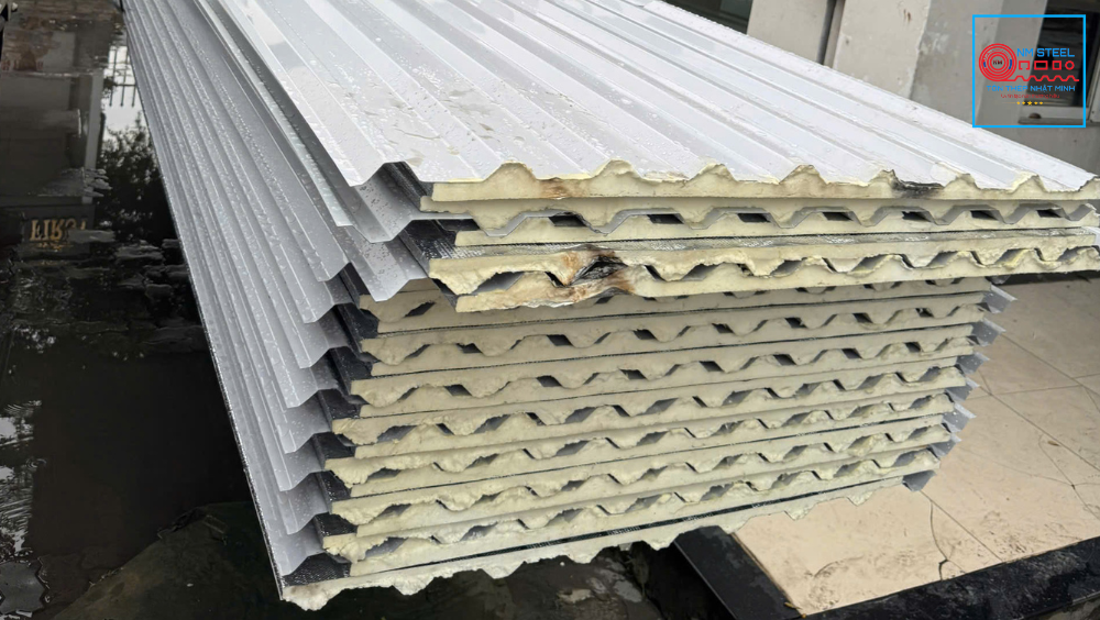 Cập Nhật Bảng Báo Giá Tôn Nhôm Cán Dập 9 Sóng Vuông & Nơi Bán Giá Rẻ 1 Cập Nhật Bảng Báo Giá Tôn Nhôm Cán Dập 9 Sóng Vuông & Nơi Bán Giá Rẻ