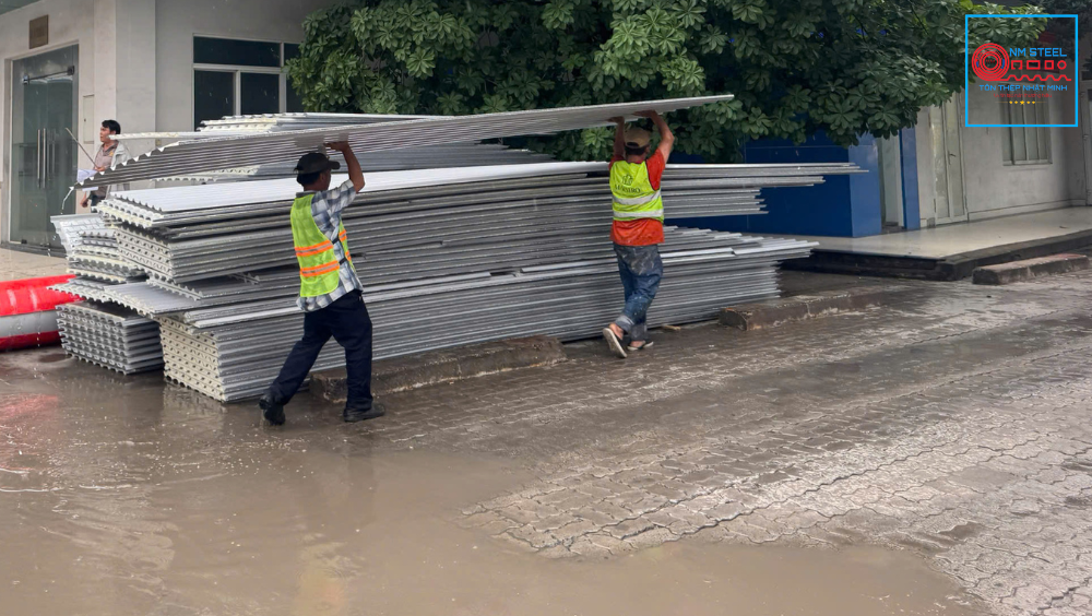 Cập Nhật Bảng Báo Giá Tôn Nhôm Cán Dập 9 Sóng Vuông & Nơi Bán Giá Rẻ 5 Cập Nhật Bảng Báo Giá Tôn Nhôm Cán Dập 9 Sóng Vuông & Nơi Bán Giá Rẻ