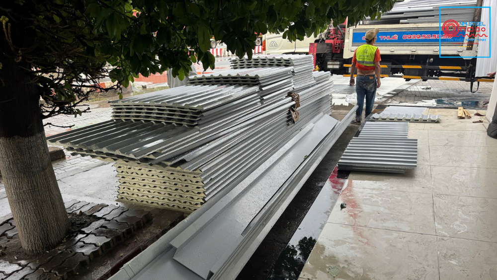 Cập Nhật Bảng Báo Giá Tôn Nhôm Cán Dập 9 Sóng Vuông & Nơi Bán Giá Rẻ 7 Cập Nhật Bảng Báo Giá Tôn Nhôm Cán Dập 9 Sóng Vuông & Nơi Bán Giá Rẻ