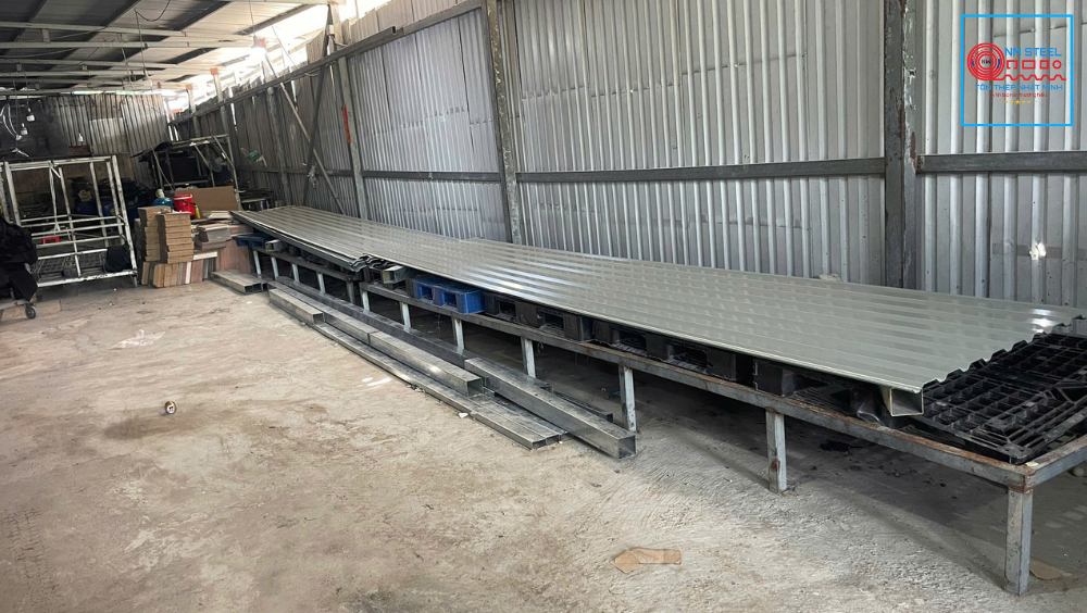 Cập Nhật Bảng Báo Giá Tôn Nhôm Cán Dập 9 Sóng Vuông & Nơi Bán Giá Rẻ 4 Cập Nhật Bảng Báo Giá Tôn Nhôm Cán Dập 9 Sóng Vuông & Nơi Bán Giá Rẻ