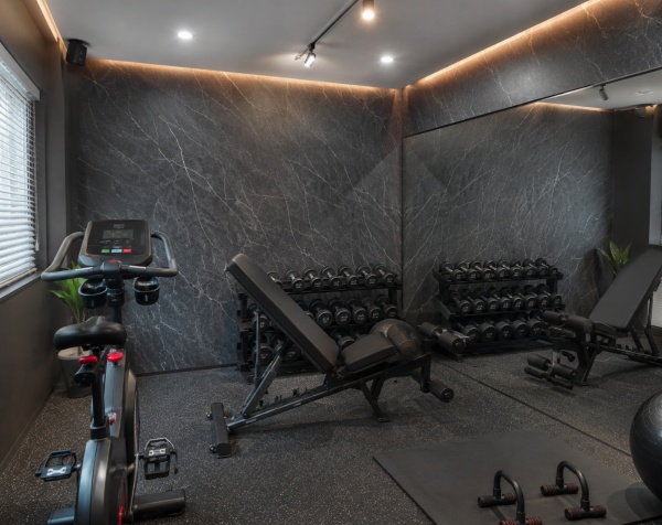 Bí quyết setup phòng gym mini tại nhà: Tập luyện tiện lợi, tiết kiệm chi phí 2 setup phòng gym mini tại nhà