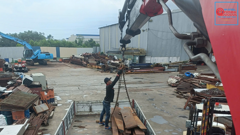 Cho Thuê Xe Đầu Kéo Moóc Cẩu: Cập Nhật Bảng Giá & Nơi Thuê Rẻ 1 Cho Thuê Xe Đầu Kéo Moóc Cẩu: Cập Nhật Bảng Giá & Nơi Thuê Rẻ