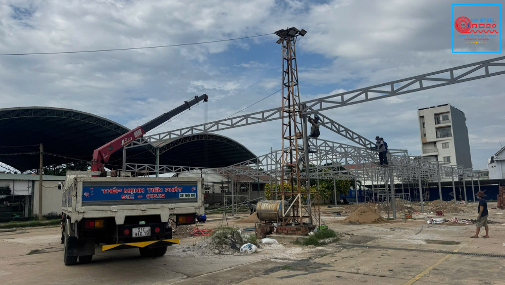Báo Giá Thuê Xe Đầu Kéo Cẩu Thùng Container Trọn Gói 5 Báo Giá Thuê Xe Đầu Kéo Cẩu Thùng Container Trọn Gói