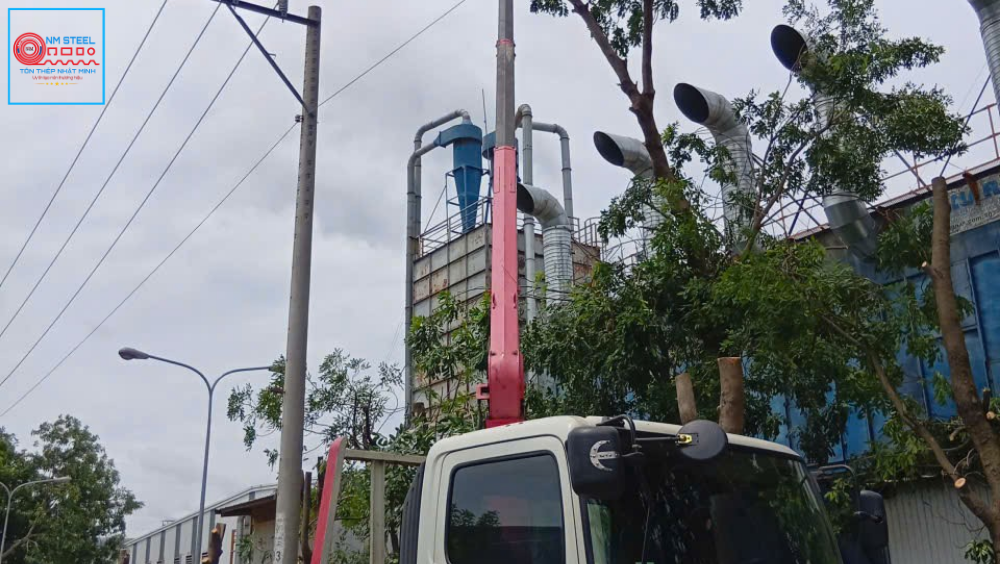 Cập Nhật Giá Thuê Xe Nâng Người Dạng Ô Tô Cẩu Thùng Tải Thùng